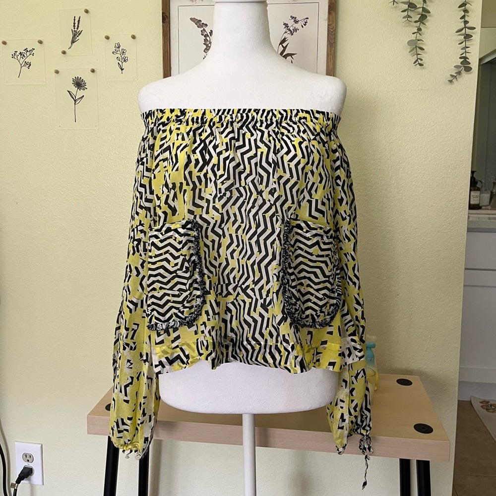 Jucy Judy Off-The-Shoulder Silk Blend Geo Top